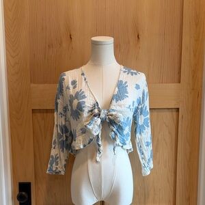 American Eagle Outfitters Blue Floral Tie-Front Blouse
